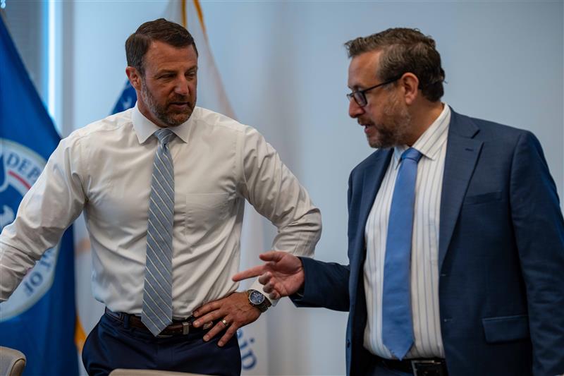 [USCIS · Threads] Earlier today, @uscis leadership hosted Secretary Markwayne Mullin at our headqu…
